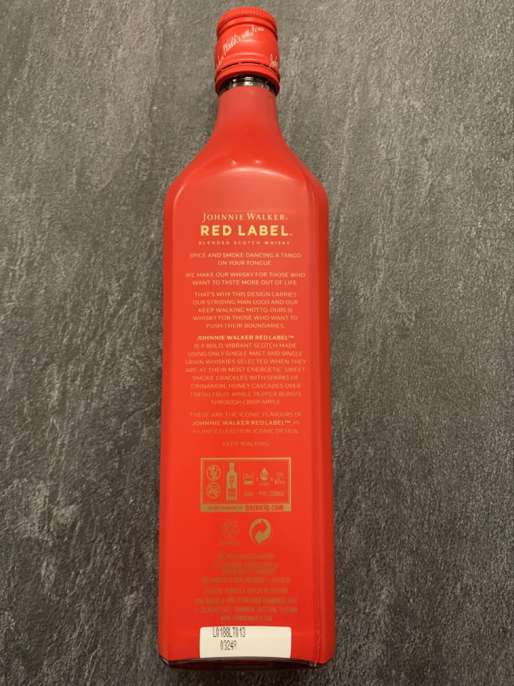 Johnnie Walker Red 200 Anniversary - Johnnie Walker & Sons (700 mL) alcohol collectible [Barcode 5000267179902] - Main Image 3