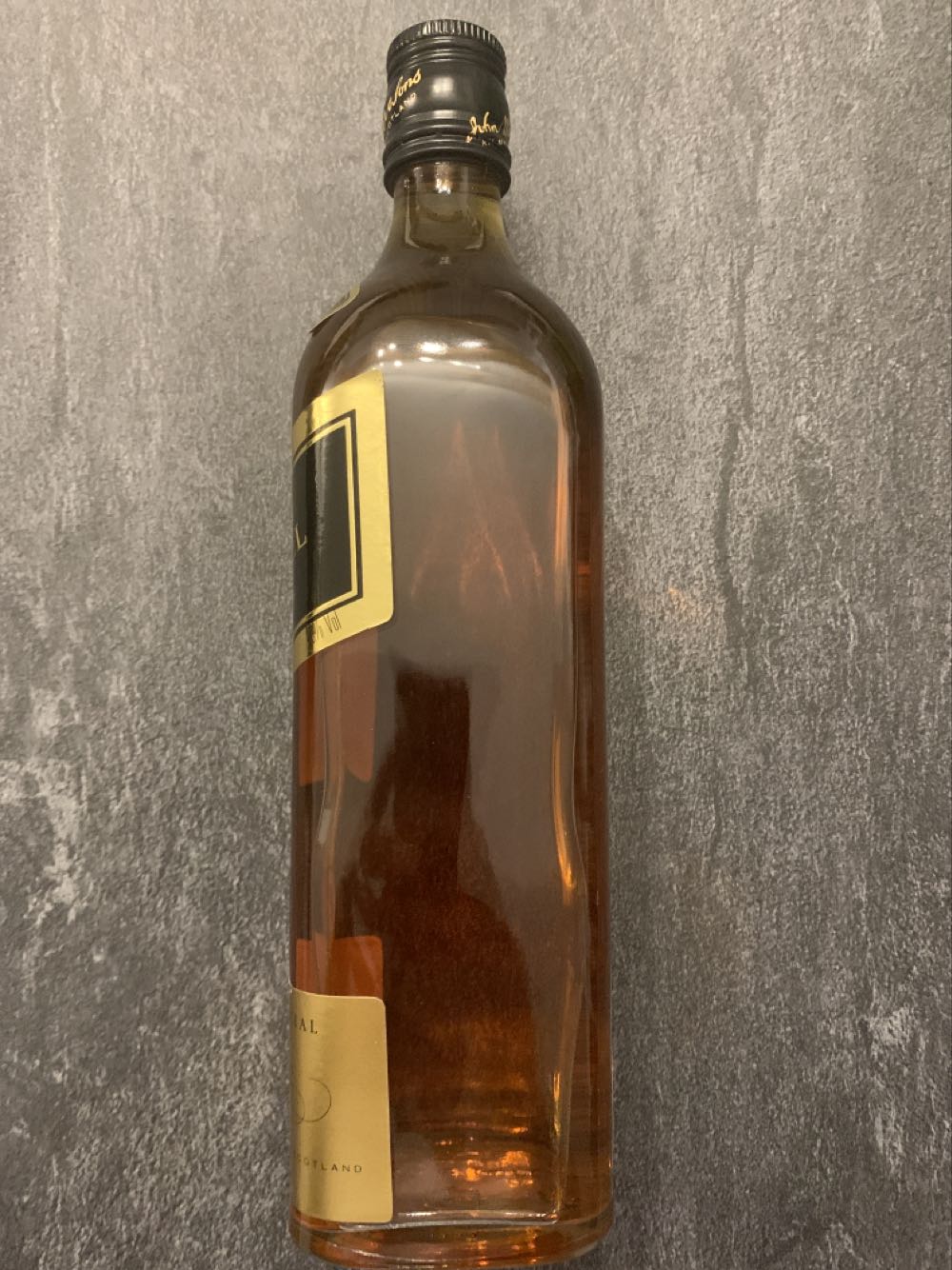 Whisky Johnnie Walker Black Label  (700 mL) alcohol collectible [Barcode 5000267024202] - Main Image 2