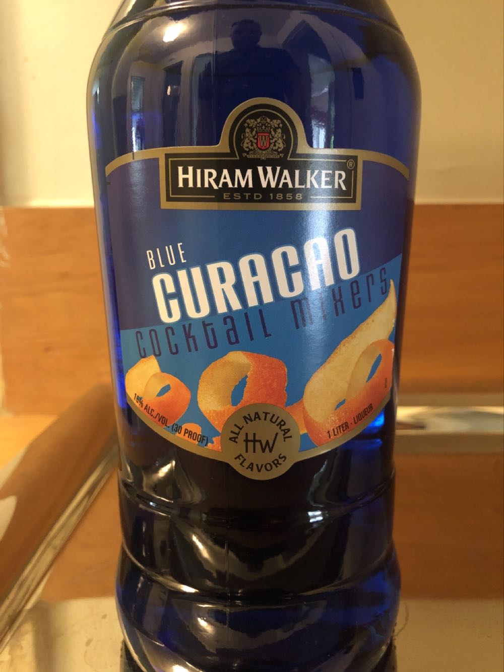 Blue Curaçao - Hiram Walker (1 L) alcohol collectible [Barcode 089540167602] - Main Image 2