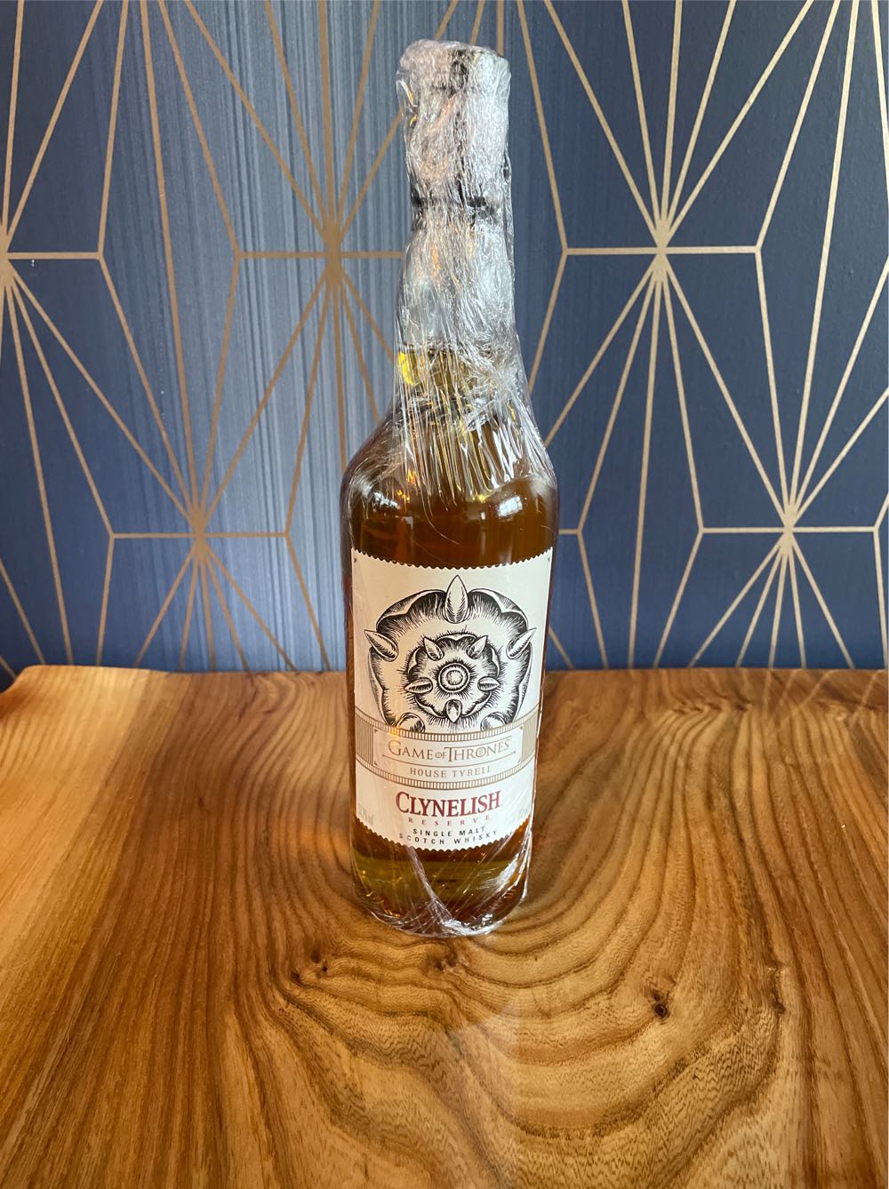 Clynelish Game of Thrones House Tyrell Clynelish Reserve (2025) - Clynelish Distillery (700 mL) alcohol collectible [Barcode 5000267173733] - Main Image 2