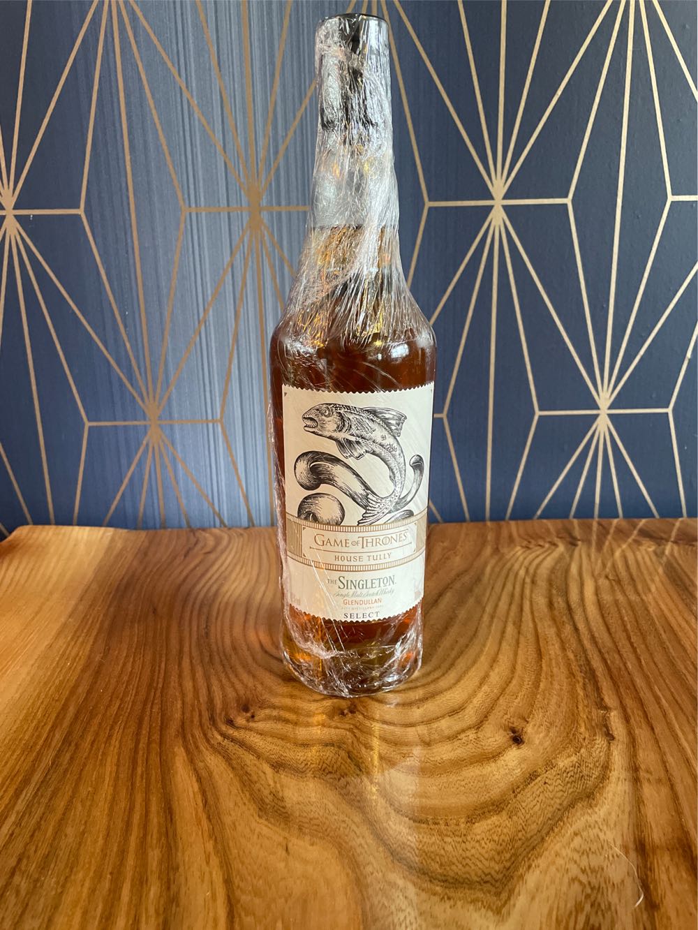Game Of Thrones SINGLETON House Tully Limited Edition Single Malt Scotch Whisky - The Glendullan Distillery (700 mL) alcohol collectible [Barcode 5000267173856] - Main Image 2
