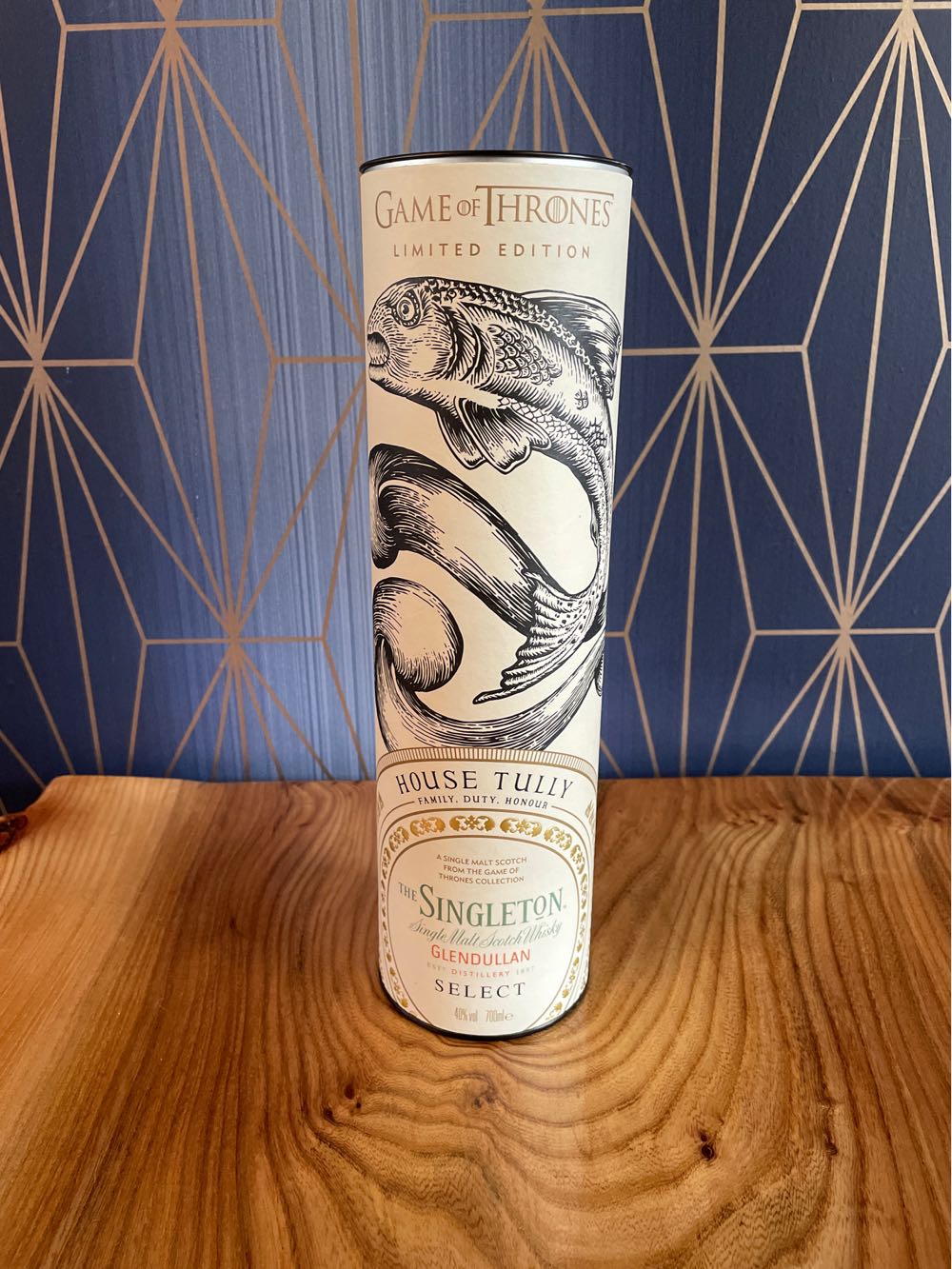 Game Of Thrones SINGLETON House Tully Limited Edition Single Malt Scotch Whisky - The Glendullan Distillery (700 mL) alcohol collectible [Barcode 5000267173856] - Main Image 3