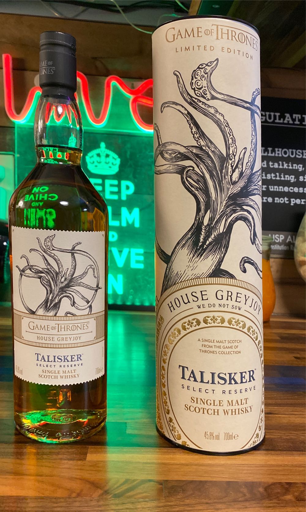 Talisker Select Reserve Game of Thrones (House Greyjoy) - The Talisker Distillery (700 mL) alcohol collectible [Barcode 5000267173832] - Main Image 2