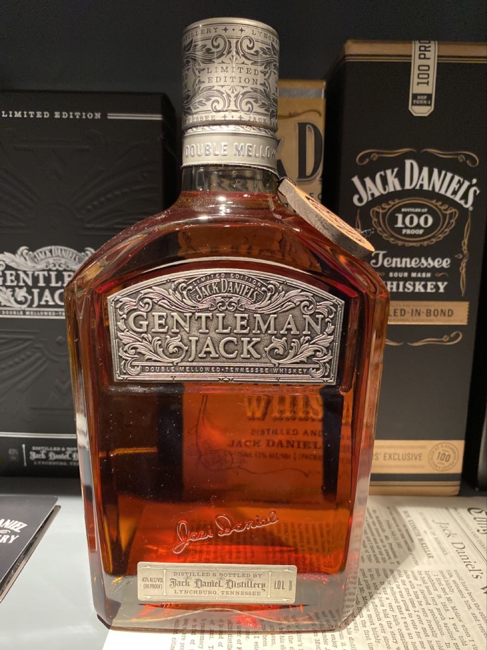 Gentleman Jack - Timepiece Edition - Jack Daniel‘s Distillery (1 L) alcohol collectible [Barcode 082184003237] - Main Image 1