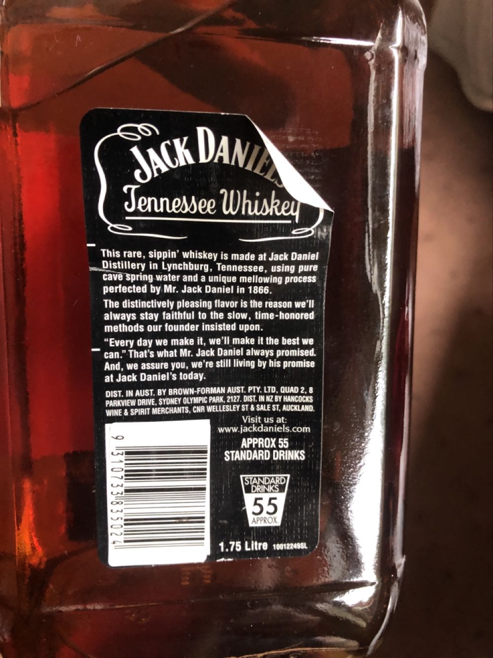 Jack Daniels Cradle 2007 - Jack Daniel’s Distillery, Lynchburg, TN (1.75 L) alcohol collectible [Barcode 9310733835024] - Main Image 3