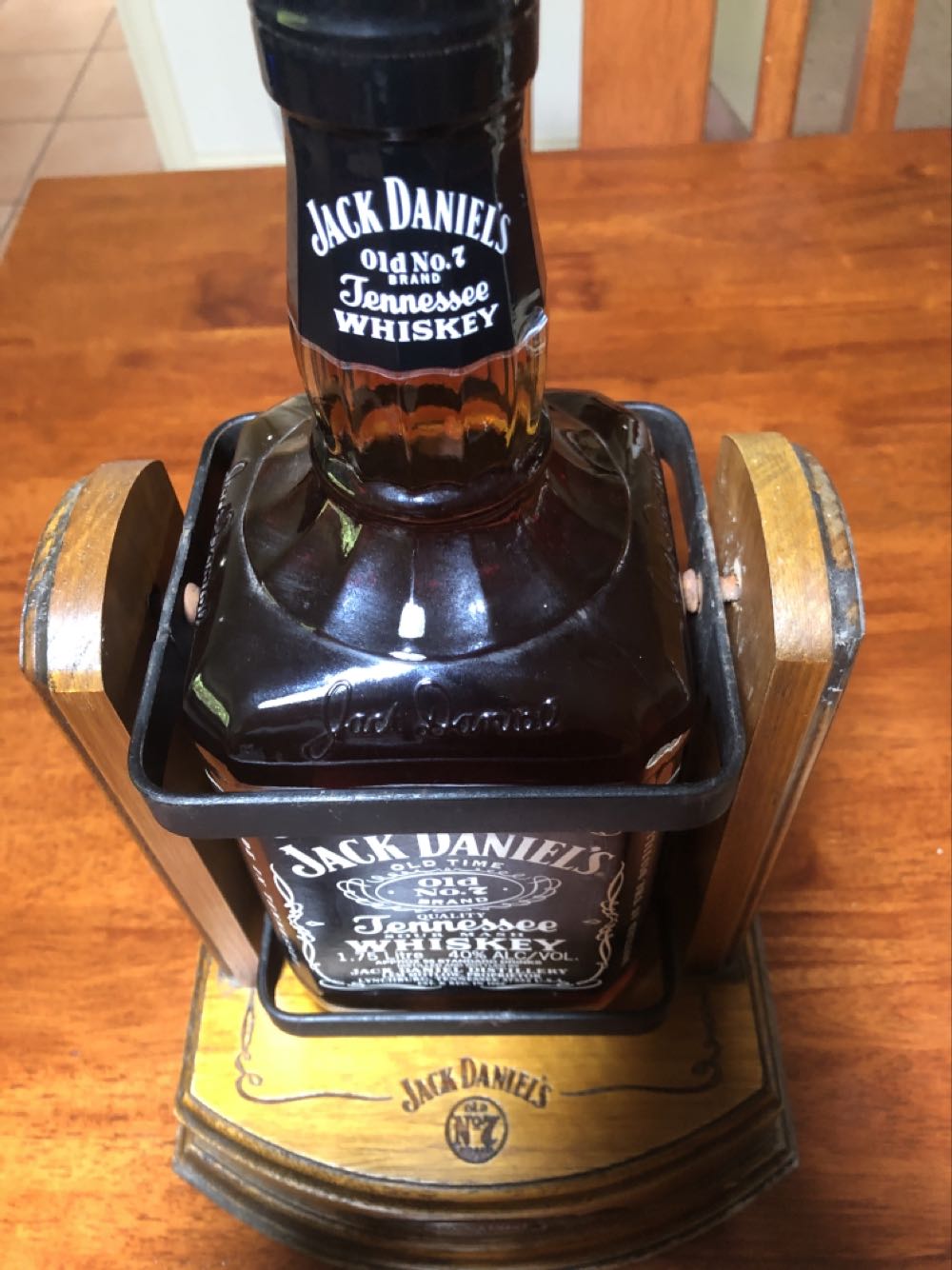 Jack Daniels Cradle 2005 - Jack Daniel’s Distillery, Lynchburg, TN (1.75 L) alcohol collectible [Barcode 082184045152] - Main Image 3