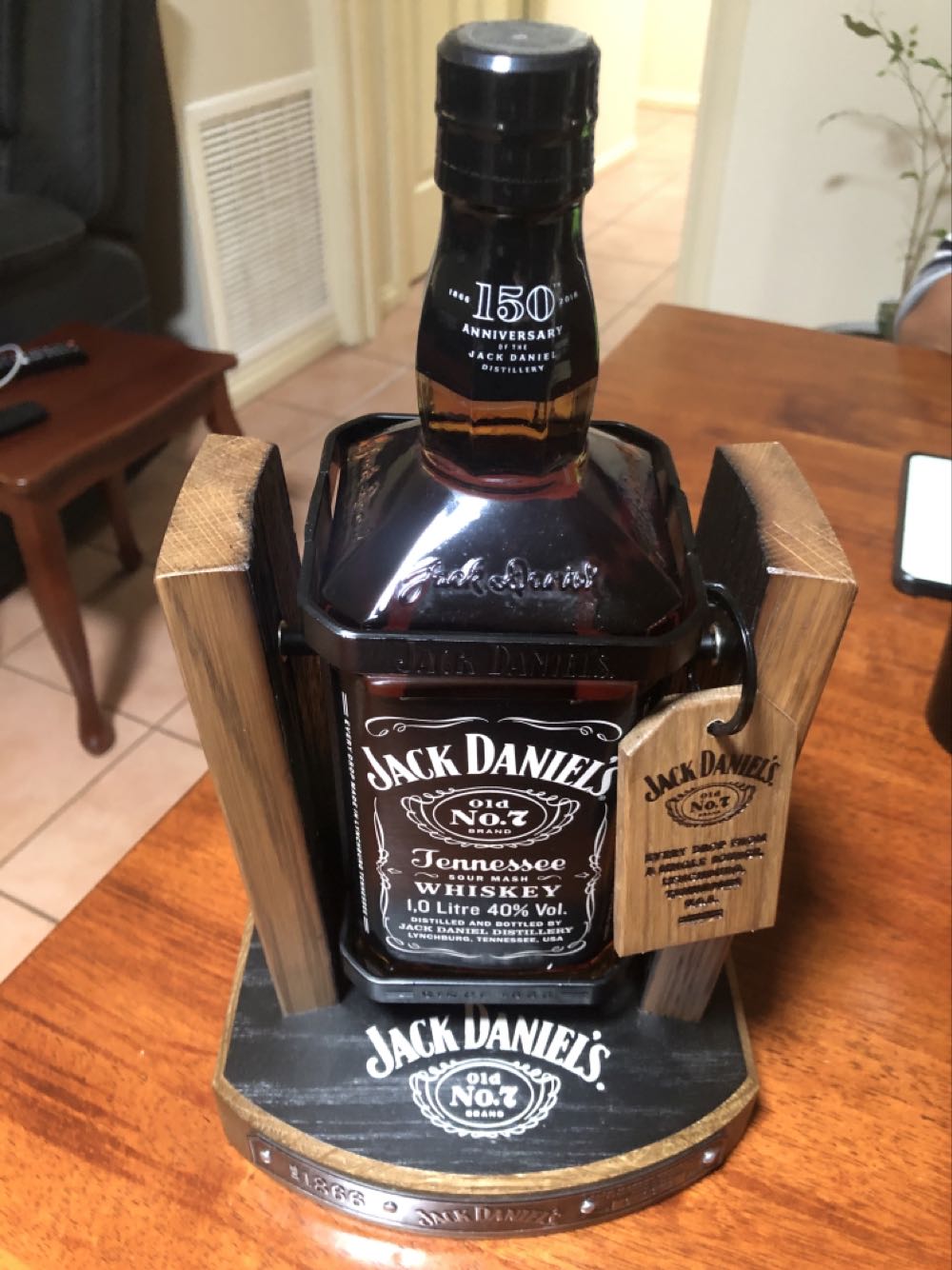 Jack Daniels Cradle 2019 - Jack Daniels Distillery (1.00 L) alcohol collectible [Barcode 082184045367] - Main Image 2