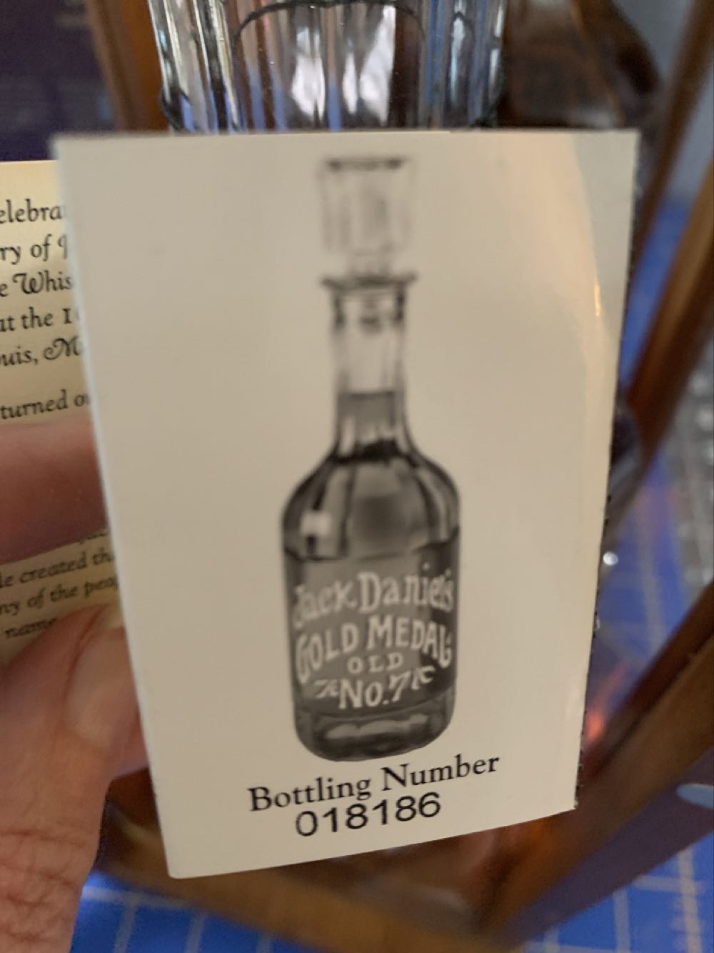 Jack Daniels Gold Medal 1904 Replica - Jack Daniel Distillery (1.75 L) alcohol collectible [Barcode 082184083956] - Main Image 3