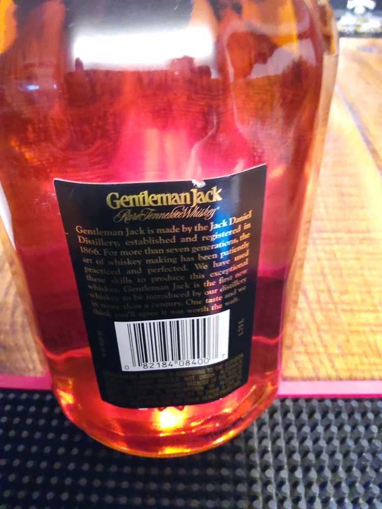 Gentleman Jack - Gen 3 - Jack Daniel‘s Distillery (1.75 L) alcohol collectible [Barcode 082184084007] - Main Image 4