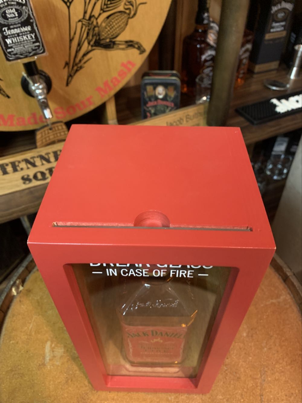 Fire Glorifier Break Glass - Jack Daniel‘s Distillery alcohol collectible - Main Image 4