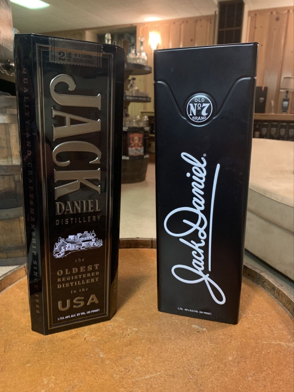 Tins BL 1.75  (750 mL) alcohol collectible - Main Image 2