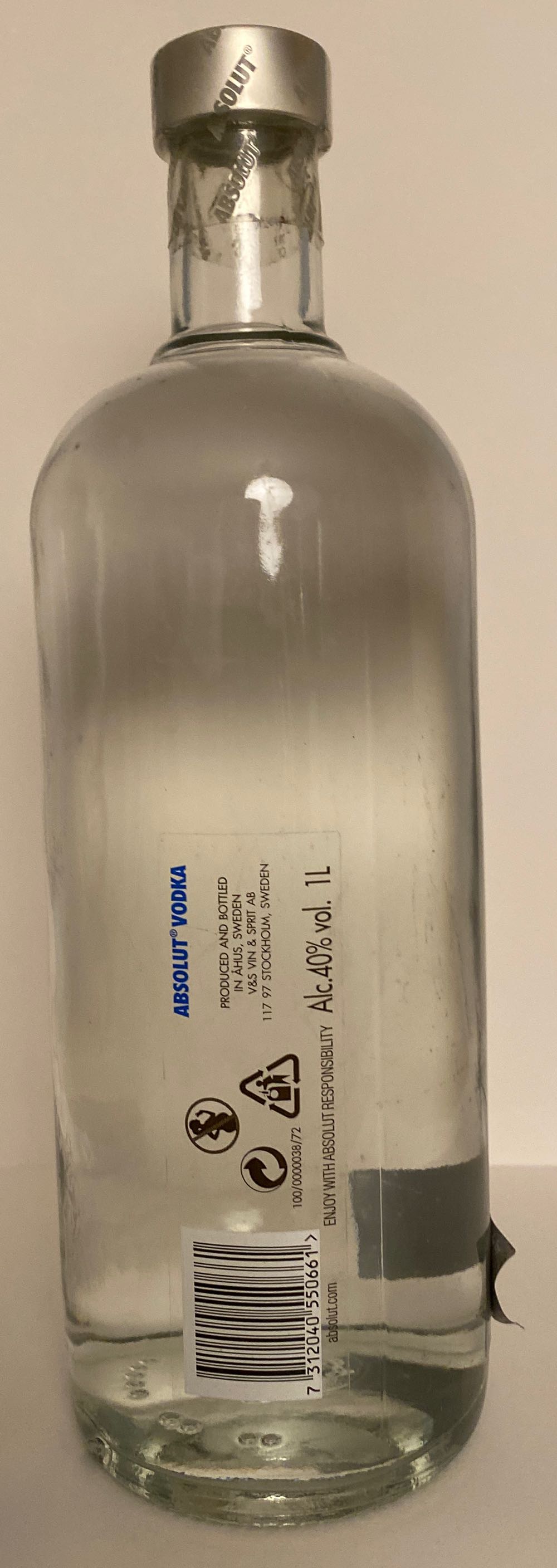 Absolut No Labels Edition - The Absolut Company (1000 mL) alcohol collectible [Barcode 7312040550661] - Main Image 2