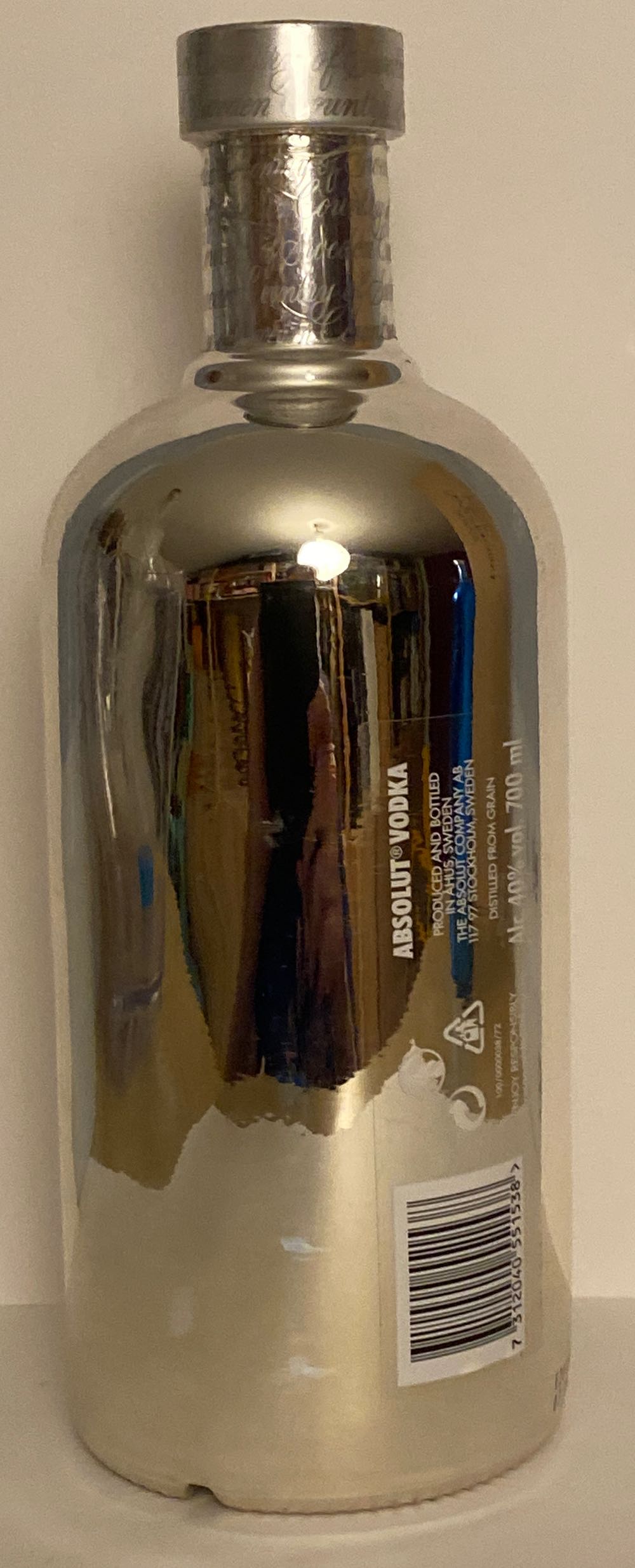 Absolut Vodka Electric 700 Ml. Silver - The Absolut Company (700 mL) alcohol collectible [Barcode 7312040551538] - Main Image 3