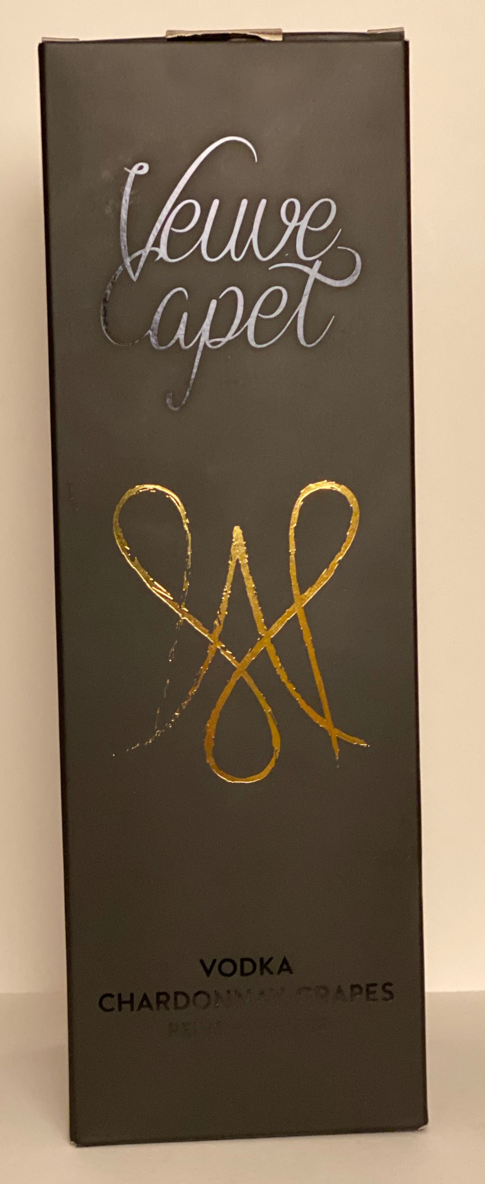 Veuve Capet Chardonnay Vodka Premium De France - Sd Spirits Sas (700 mL) alcohol collectible [Barcode 3760248930008] - Main Image 3
