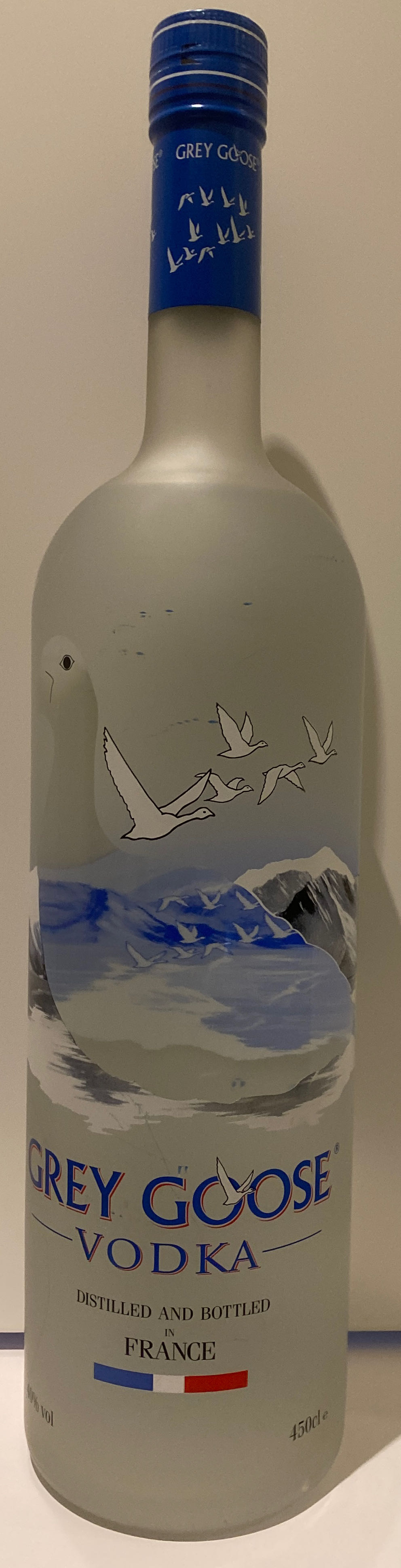 Vodka Grey Goose Vodka 4,5L - Grey Goose Vodka (4500 mL) alcohol collectible [Barcode 5010677856003] - Main Image 2