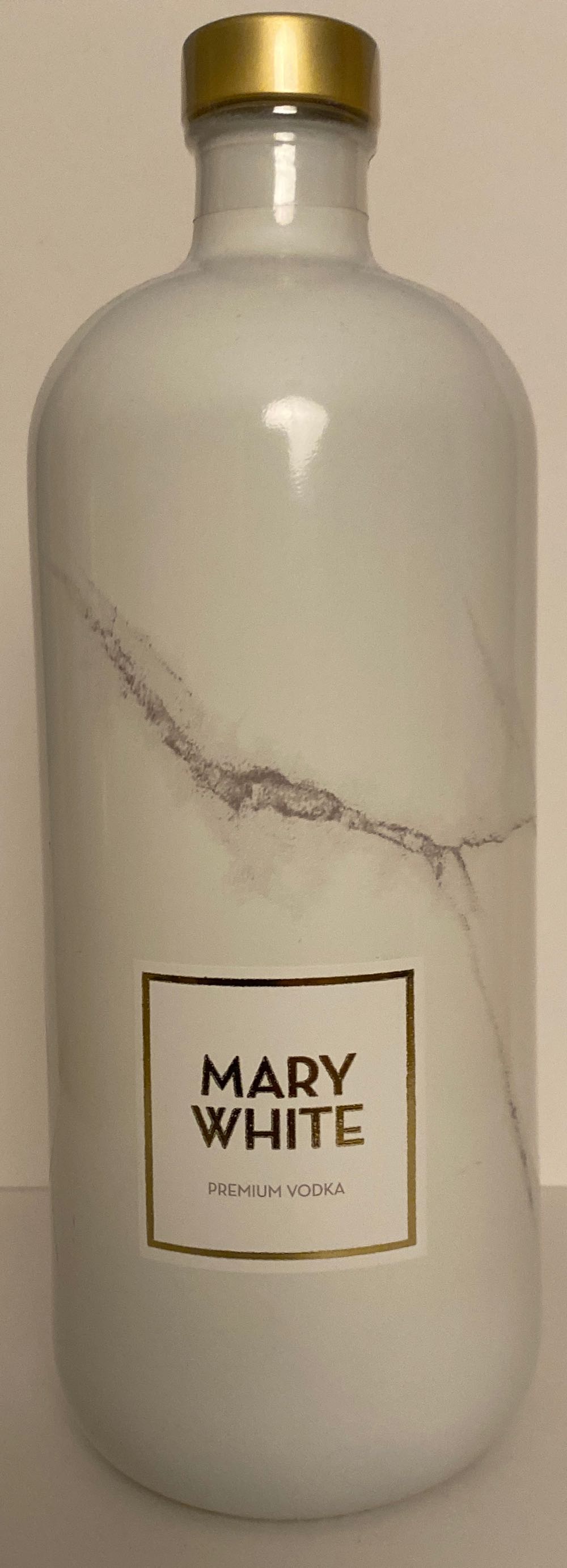 Mary White Vodka 40% - Deluxe Distillery (700 mL) alcohol collectible [Barcode 5430000098052] - Main Image 2