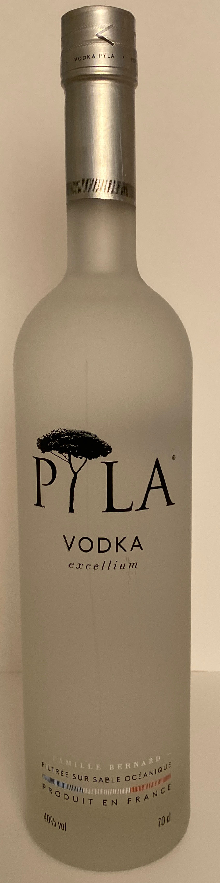 Pyla Excellium Vodka Pyla Vodka Excellium - Valdronne Sa (700 mL) alcohol collectible [Barcode 3760224900018] - Main Image 2