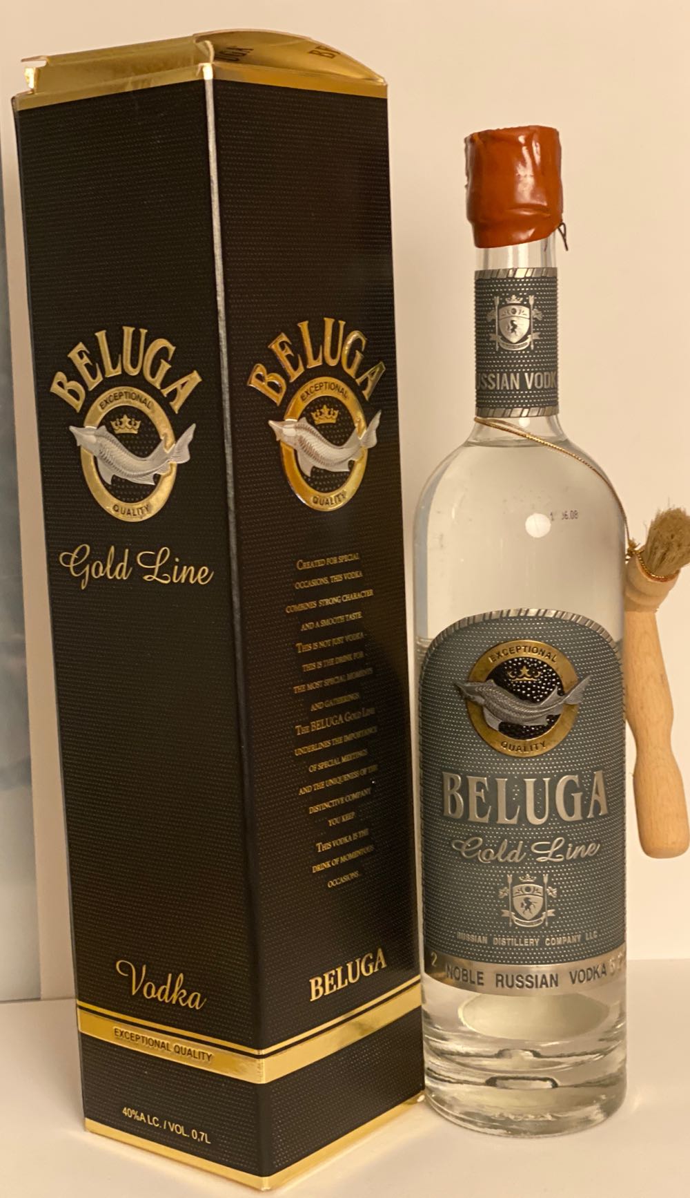 Beluga Vodka Beluga Gold Line 40% - Mariinsk Distillery (700 mL) alcohol collectible [Barcode 4603928003779] - Main Image 3