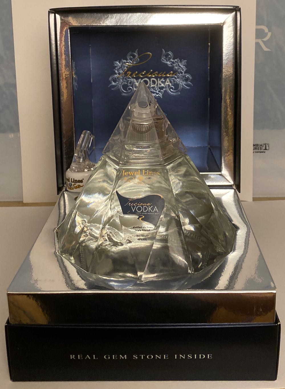 Precious Vodka Jewels Line - LVK-vinprom (700 mL) alcohol collectible [Barcode 3800009406882] - Main Image 2