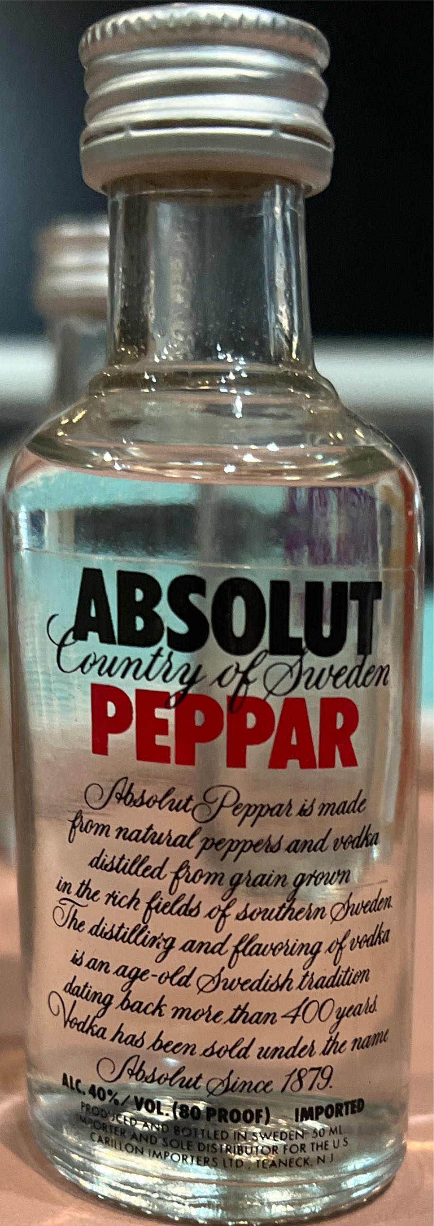 Absolut Peppar - Absolut Spirits Co. (1 L) alcohol collectible [Barcode 7312040006755] - Main Image 2