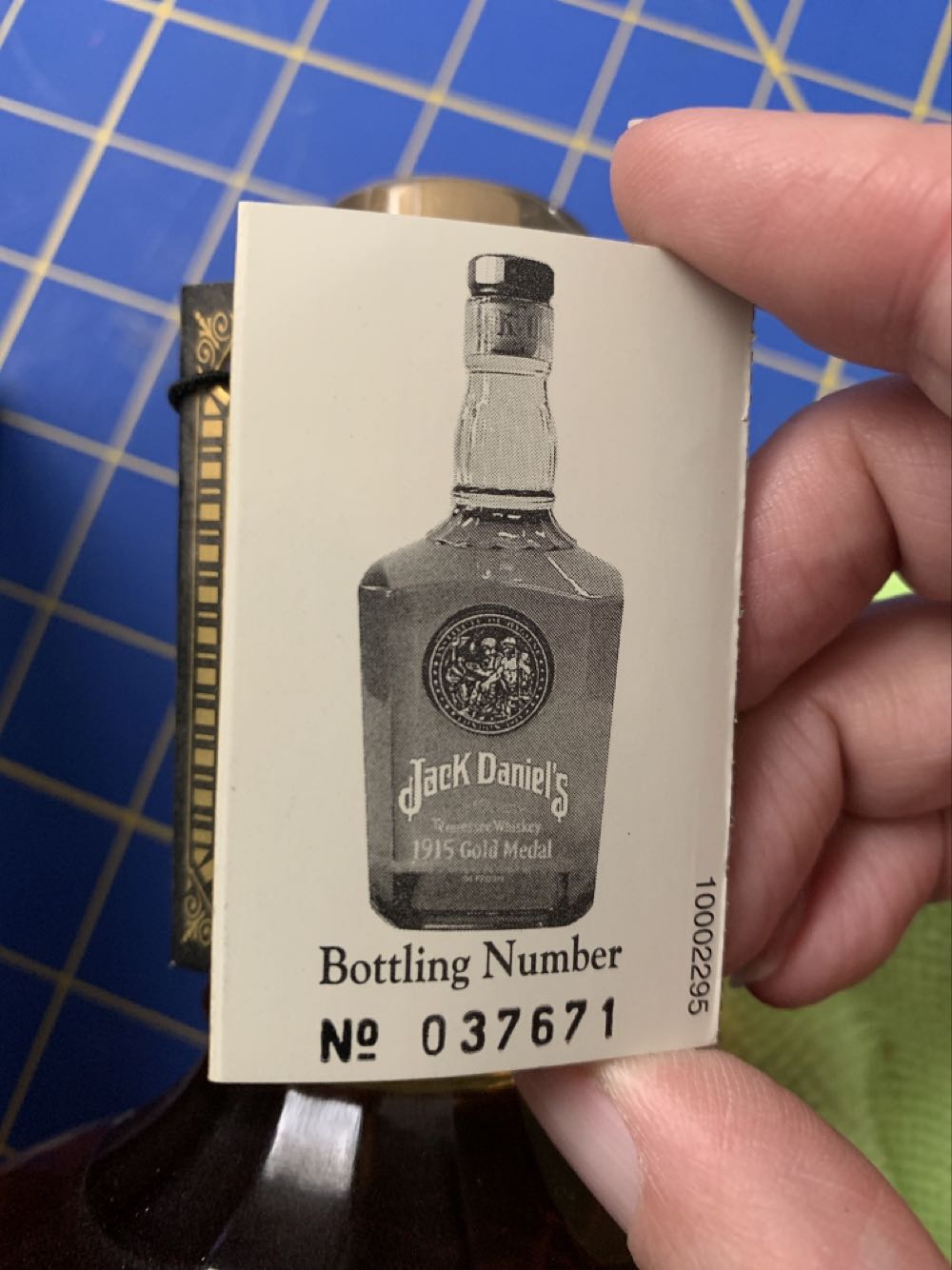 1915 Gold Medal  - Jack Daniel Distillery (750 mL) alcohol collectible [Barcode 082184086469] - Main Image 3