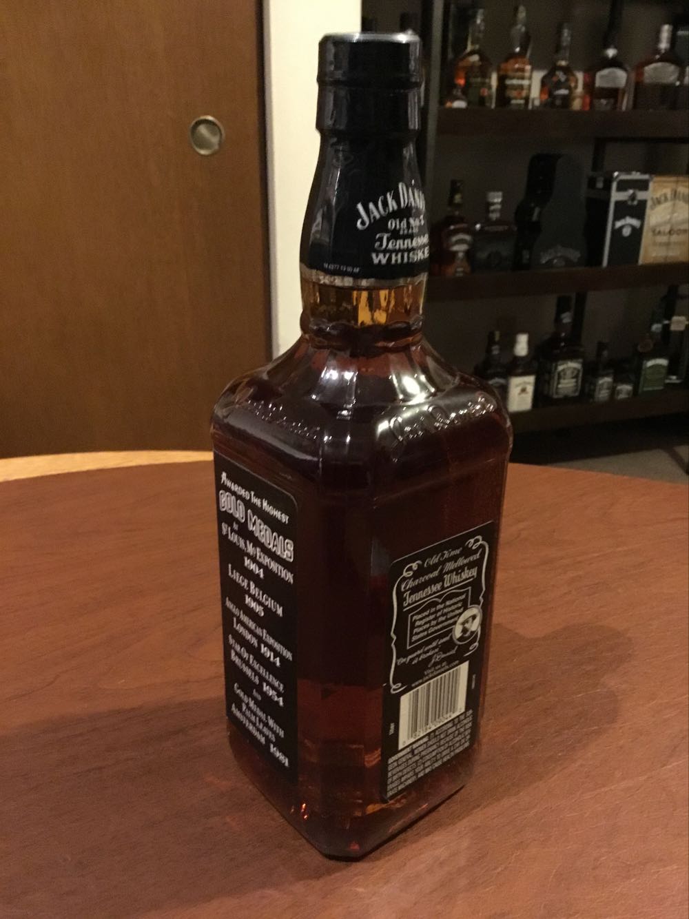 Black Label 1 Liter - Jack Daniel Distillery (1 L) alcohol collectible - Main Image 2