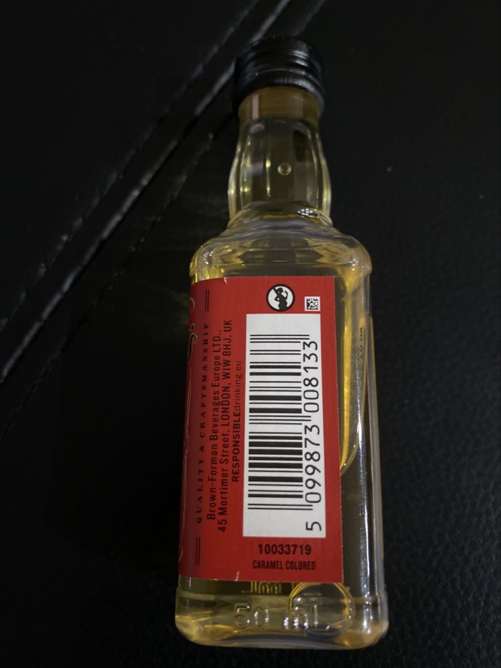 Fire (5cl) - Jack Daniel‘s Distillery (50 mL) alcohol collectible [Barcode 5099873008133] - Main Image 2