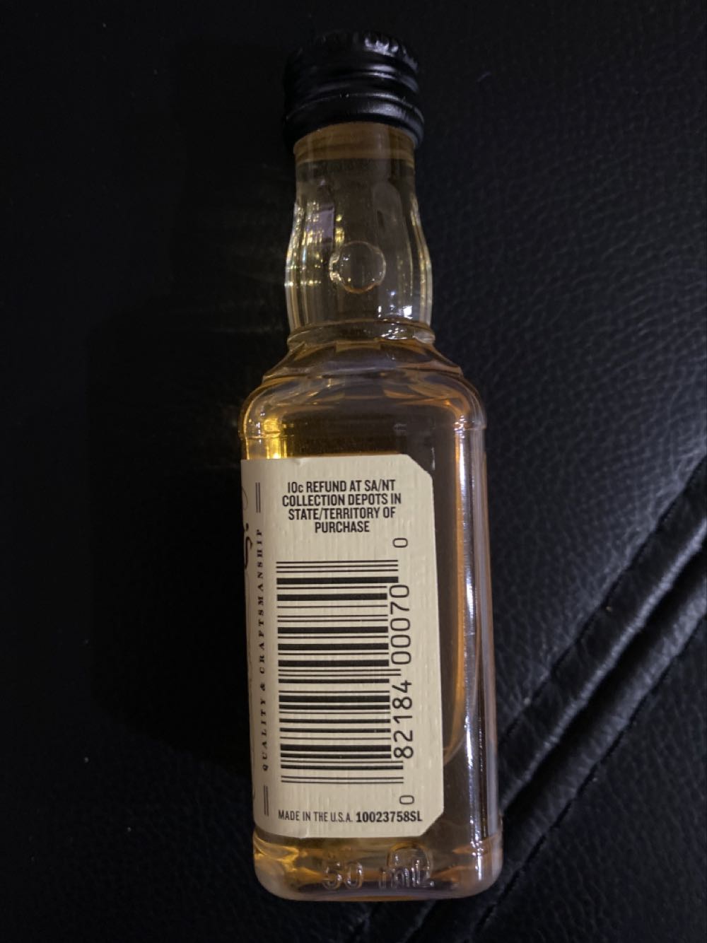 Honey - Jack Daniel Distillery (50 mL) alcohol collectible [Barcode 082184000700] - Main Image 2