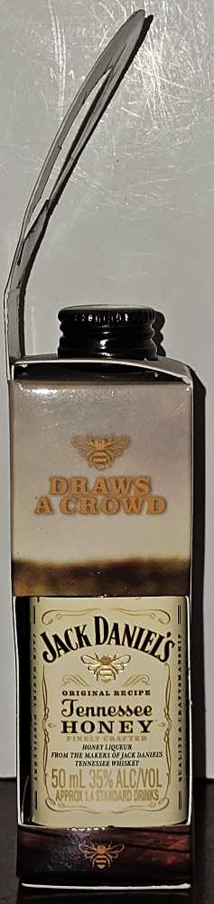 Honey - Jack Daniel Distillery (50 mL) alcohol collectible [Barcode 082184000700] - Main Image 4