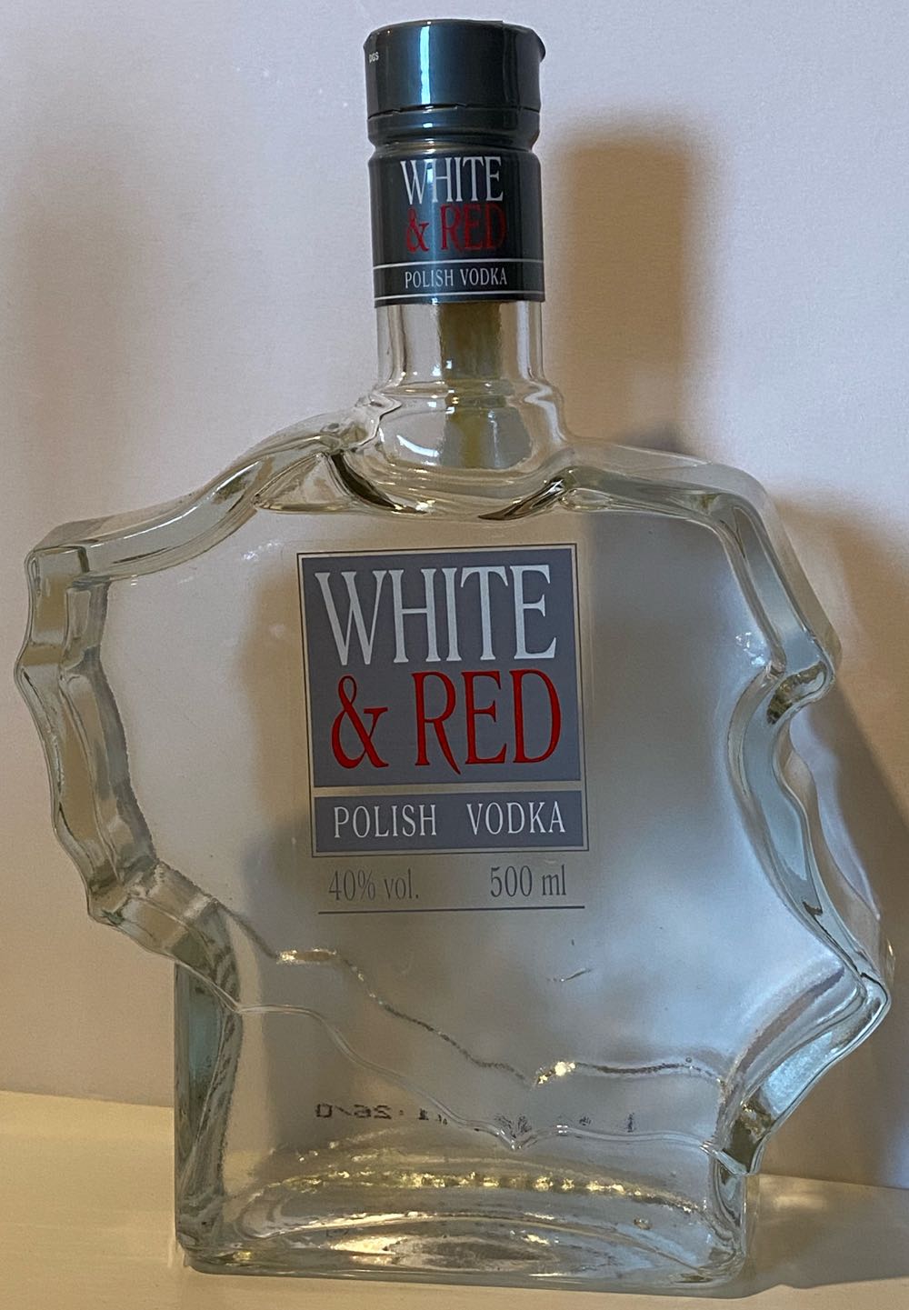 White & Red Polish Vodka  (500 mL) alcohol collectible - Main Image 2