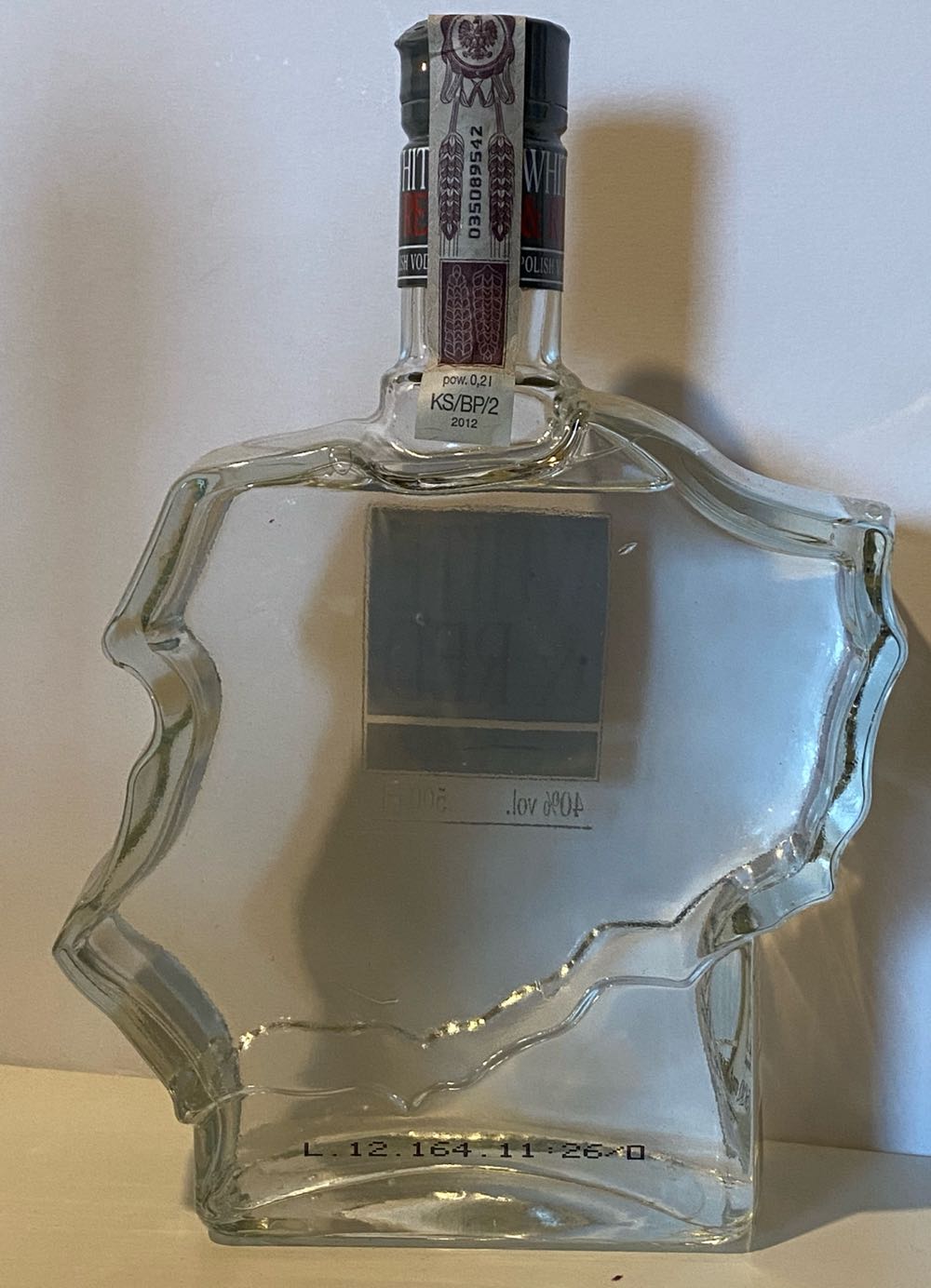 White & Red Polish Vodka  (500 mL) alcohol collectible - Main Image 3