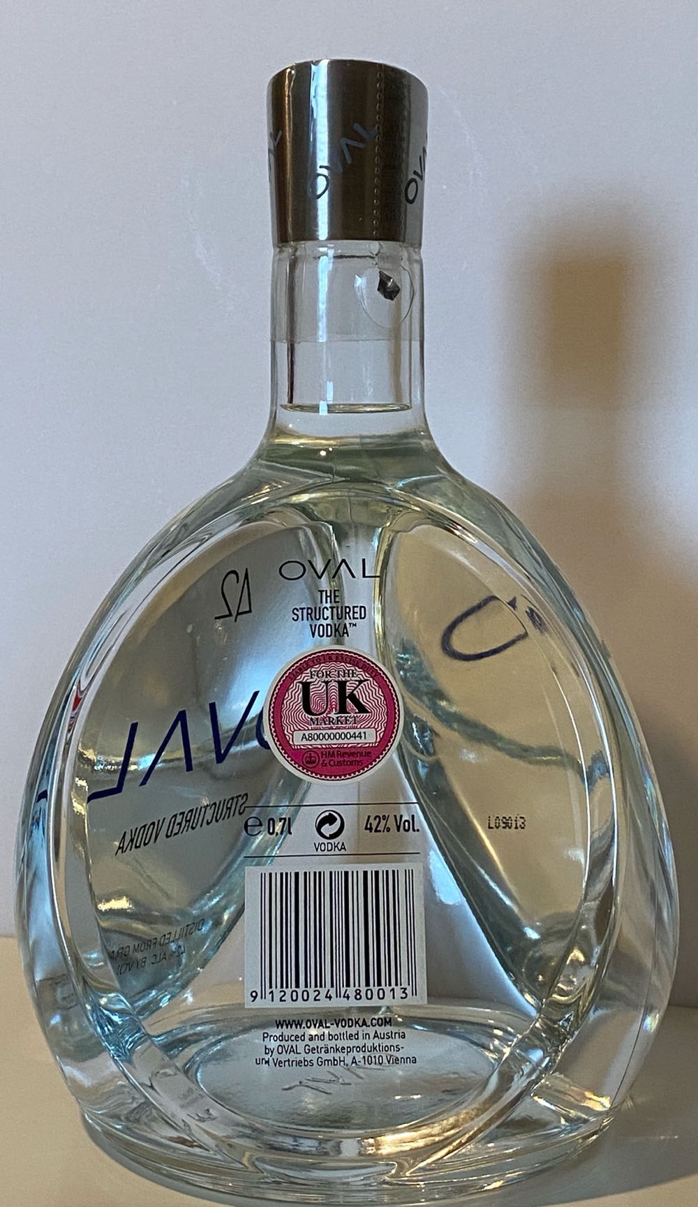 Oval Vodka 42 - Oval Getränkeproduktions (700 mL) alcohol collectible [Barcode 9120024480013] - Main Image 2