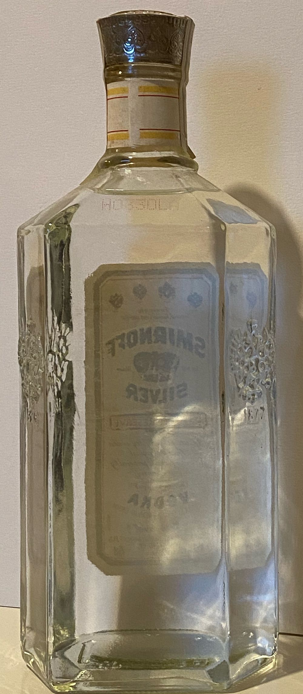 Smirnoff Silver Private Reserve - Smirnoff Co. (700 mL) alcohol collectible - Main Image 2