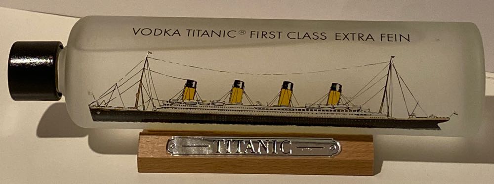 Titanic Vodka - L.W.C. Michelsen Hamburg (500 mL) alcohol collectible [Barcode 4000996049935] - Main Image 2