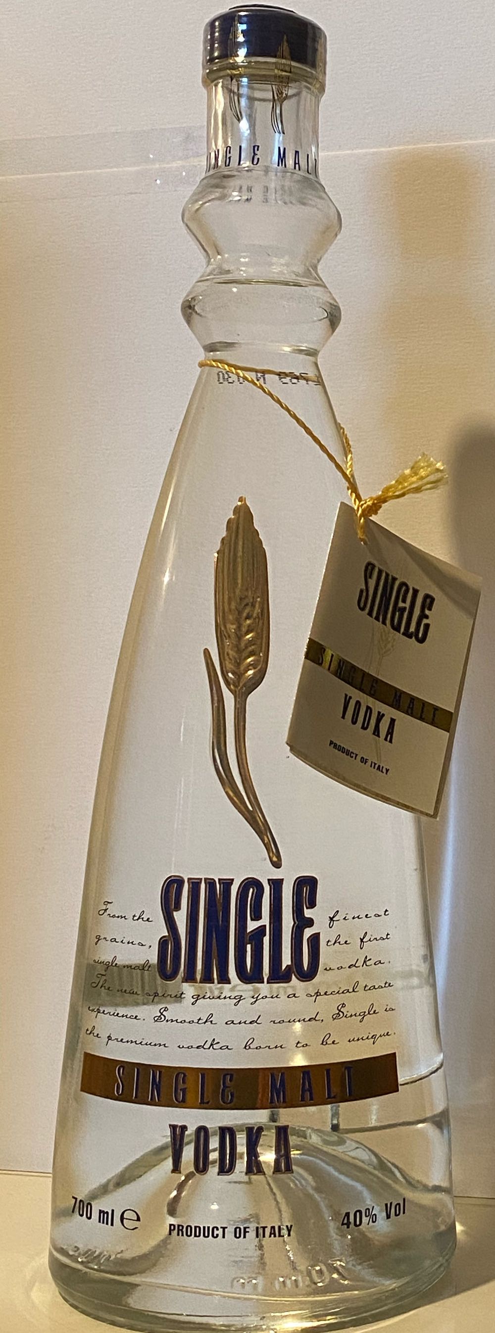 Single Malt Vodka 0,7l  (700 mL) alcohol collectible [Barcode 8002020009133] - Main Image 3