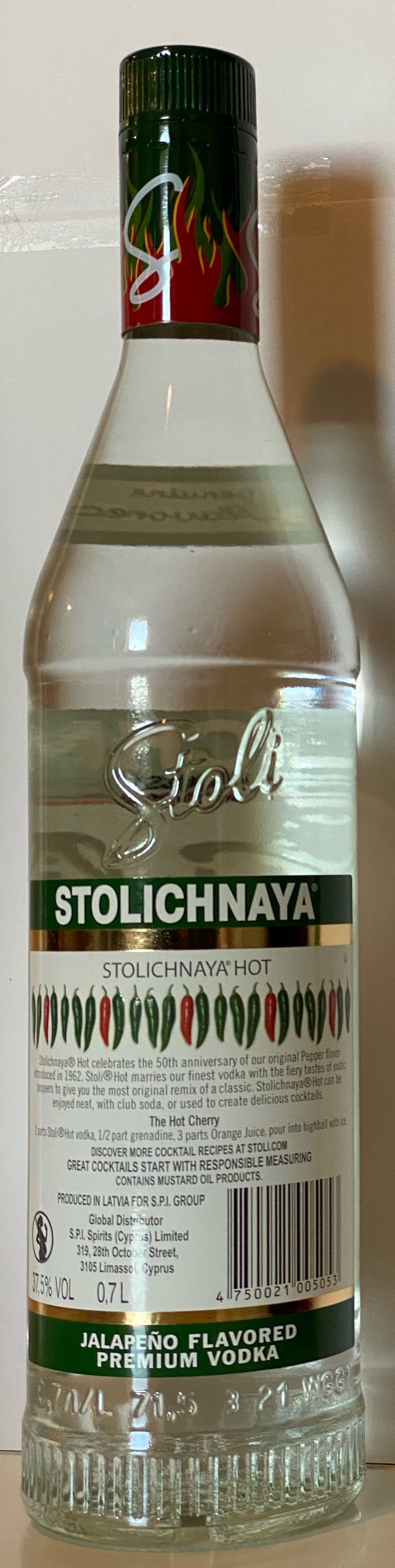 Stolichnaya Hot Vodka 70cl - Stoli Group (700 mL) alcohol collectible [Barcode 4750021005053] - Main Image 2
