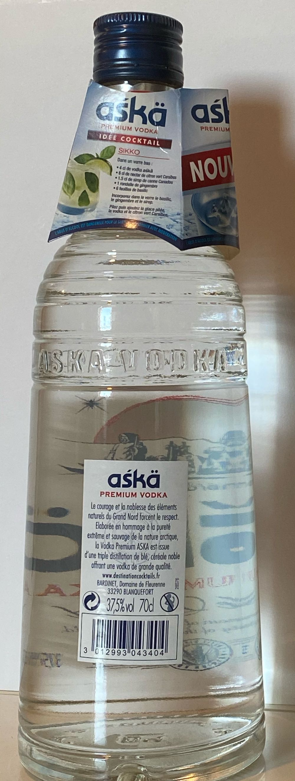 Aśkä Premium Vodka - Bardinet S.A. (700 mL) alcohol collectible [Barcode 3012993043404] - Main Image 2