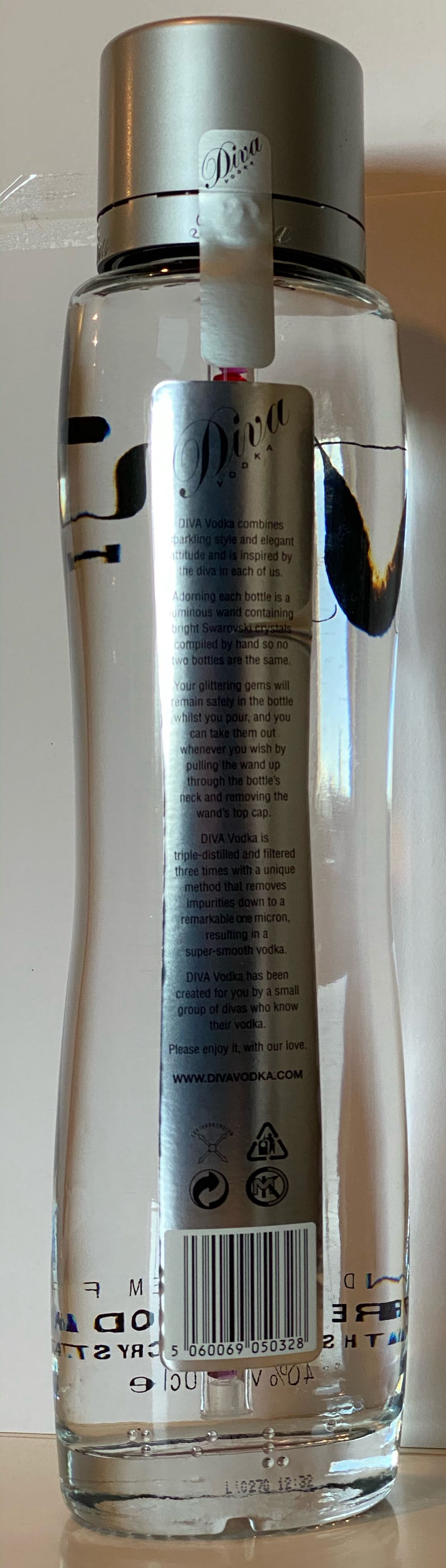 Diva Vodka - Blackwoods Distillers (700 mL) alcohol collectible [Barcode 5060069050328] - Main Image 2