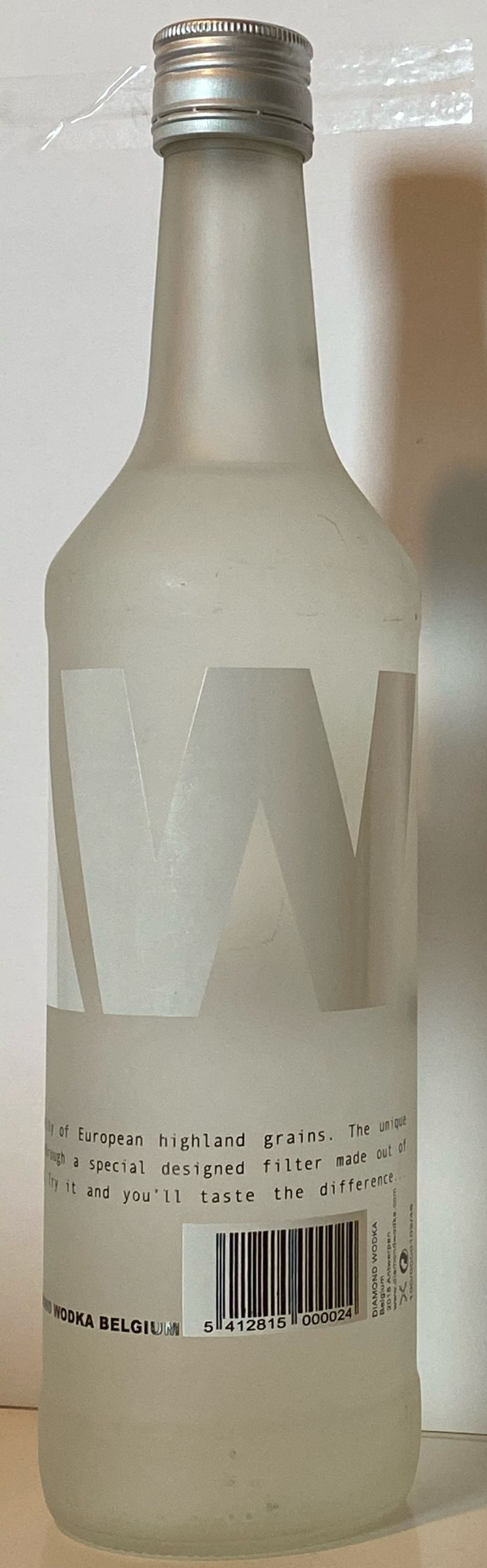 Diamond Raw Vodka - Diamond Vodka (700 mL) alcohol collectible [Barcode 5412815000024] - Main Image 2