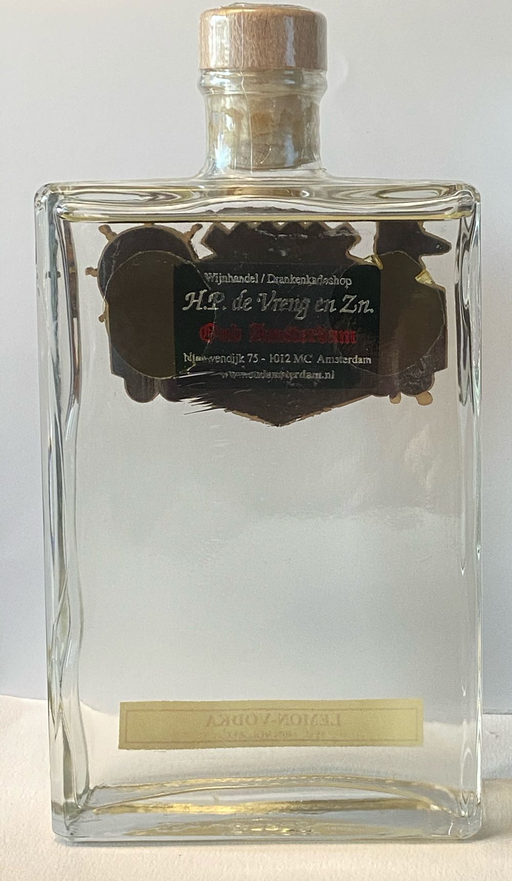 Fabulous Red Light Amsterdam Lemon Vodka 35cl - H.P. De Vreng En Zn. (350 mL) alcohol collectible - Main Image 2