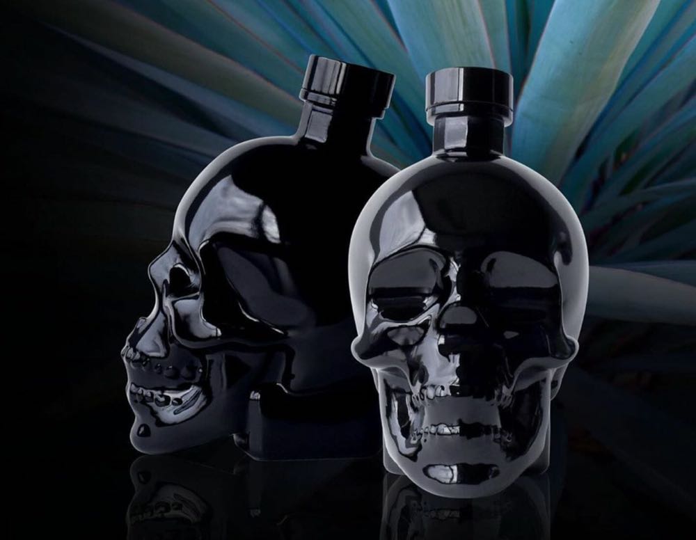 Crystal Head Onyx - Globefill Inc. (700 mL) alcohol collectible [Barcode 627040411872] - Main Image 3