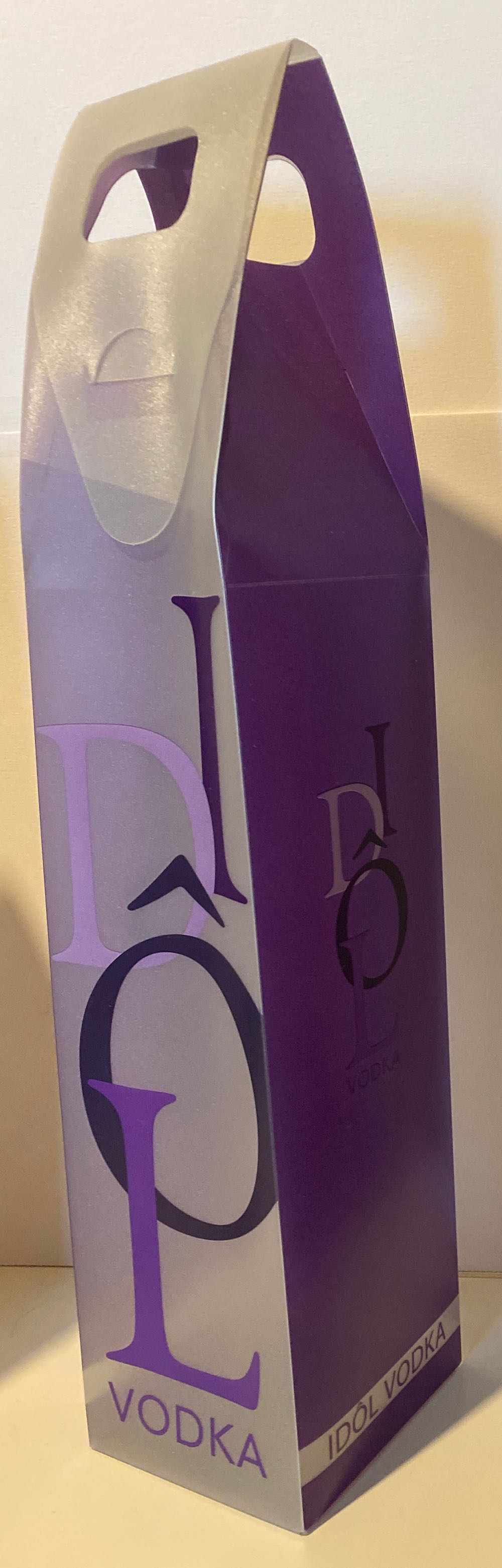 Idôl Vodka - Idol Spirits (700 mL) alcohol collectible [Barcode 3104760003749] - Main Image 3