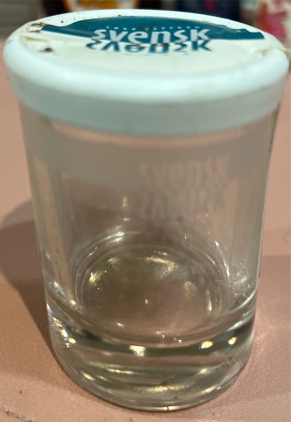 Svensk Vodka - Svensk Export Vodka (700 mL) alcohol collectible [Barcode 7350029240325] - Main Image 3