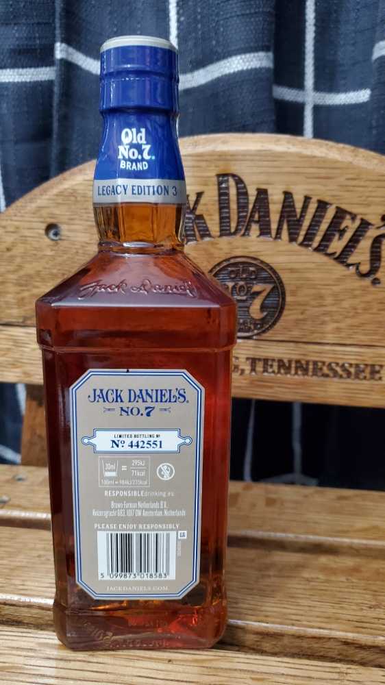 Legacy Edition 3 - Jack Daniel‘s Distillery (700 mL) alcohol collectible [Barcode 5099873018583] - Main Image 3
