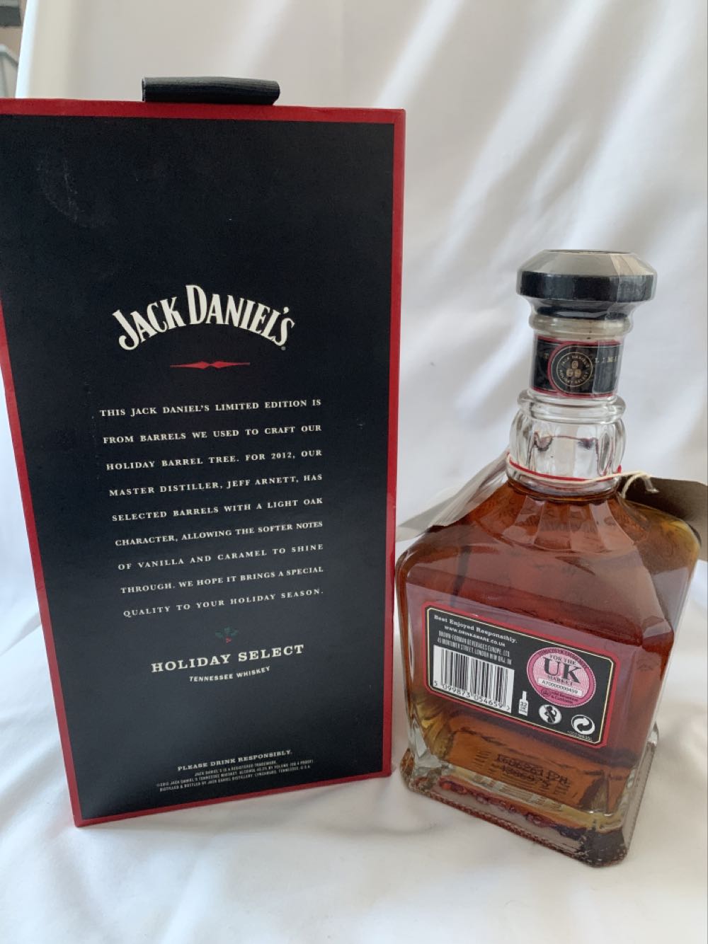 Holiday Select 2012 - Jack Daniel’s (700 mL) alcohol collectible [Barcode 5099873054659] - Main Image 2