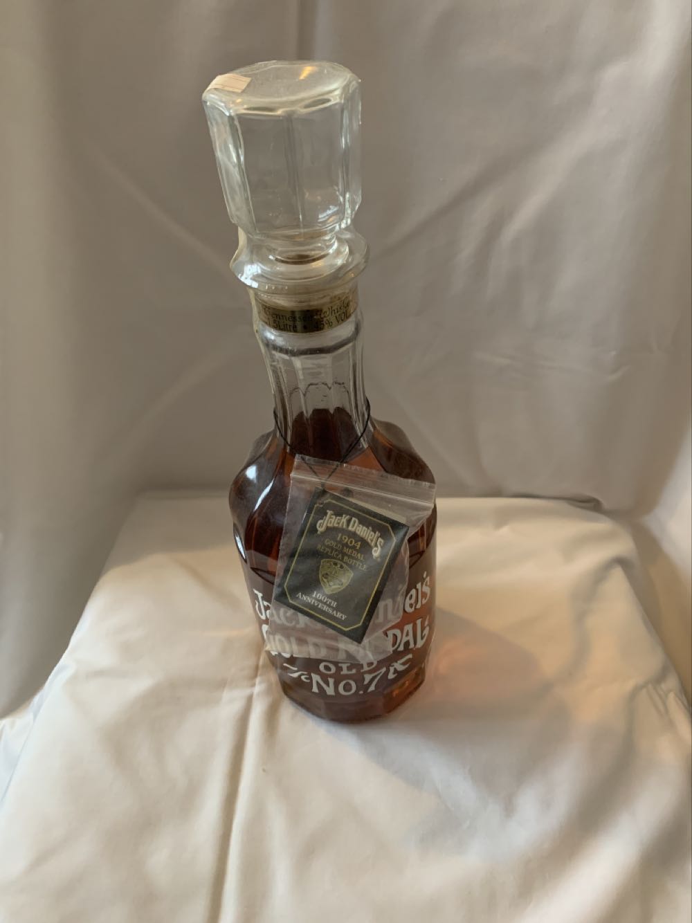 1904 ‘Centennial’ Gold Medal - Jack Daniel’s (1.5 L) alcohol collectible [Barcode 5099873083963] - Main Image 2