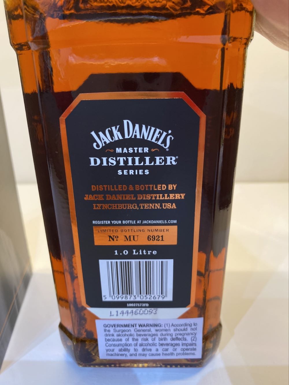 Master Distiller #3 - Jack Daniel‘s Distillery (1000 mL) alcohol collectible [Barcode 5099873052679] - Main Image 2