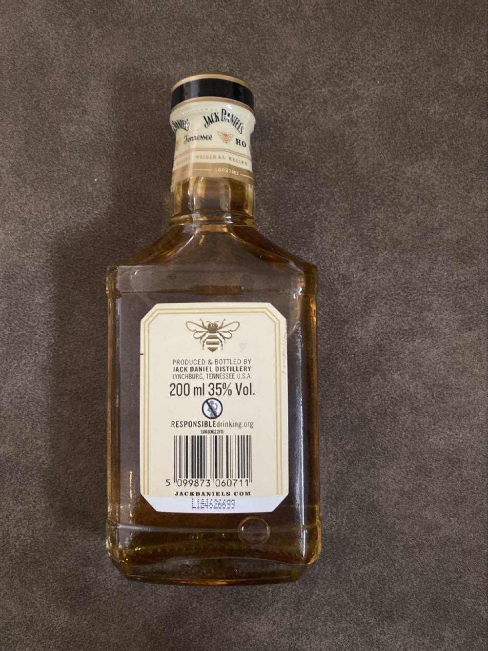 Honey - 20cl - Jack Daniel‘s Distillery (200 mL) alcohol collectible [Barcode 5099873060711] - Main Image 3