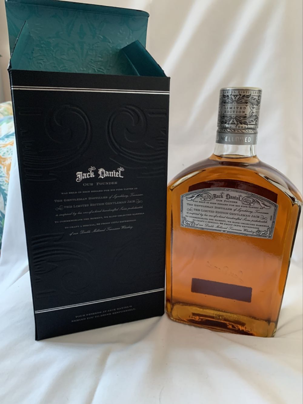 Gentleman Jack - Timepiece Edition UK - Jack Daniel’s (1 L) alcohol collectible [Barcode 5099873011201] - Main Image 2