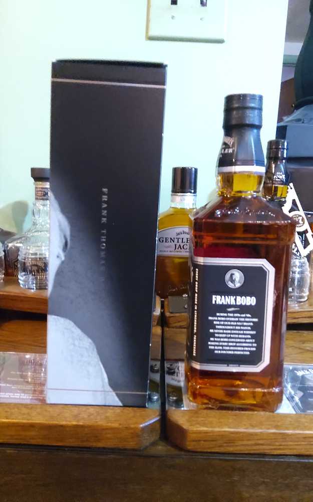 Master Distiller 3 - Jack Daniel Distillery (750 mL) alcohol collectible [Barcode 082184065518] - Main Image 4